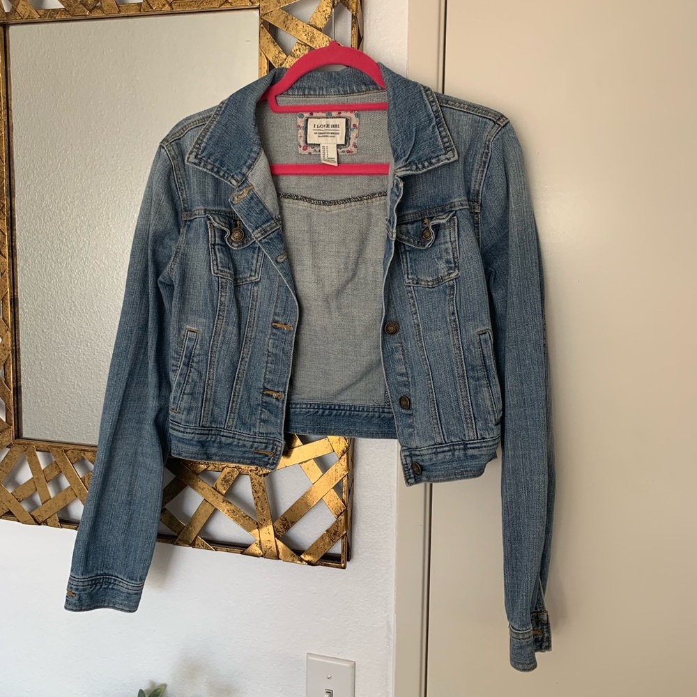 Cropped denim jacket